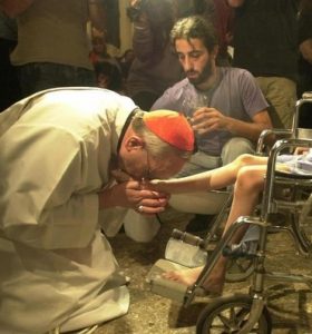 bergoglio-baisers-pieds