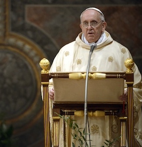 Paus Franciscus fiert deis nei syn ferkiezing mis mei kardinaal-kiezers yn 'e Sixtynse kapel